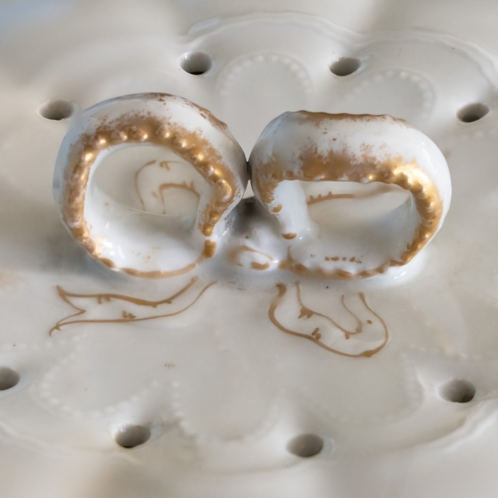 Beautiful Antique Theodore Haviland Schleiger Covered Pancake Server. France! - Picture 5 of 11